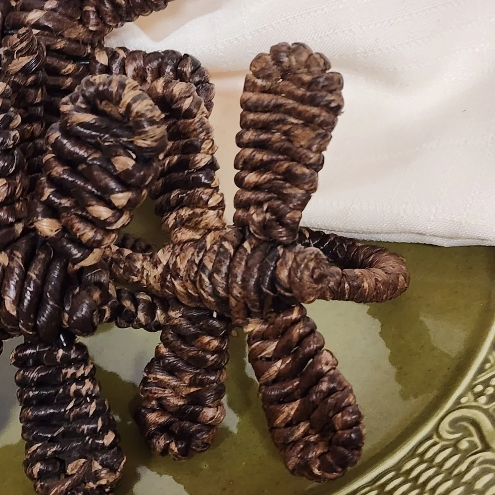 Set of 4 Wicker Rattan Woven Napkin Rings Brown 3